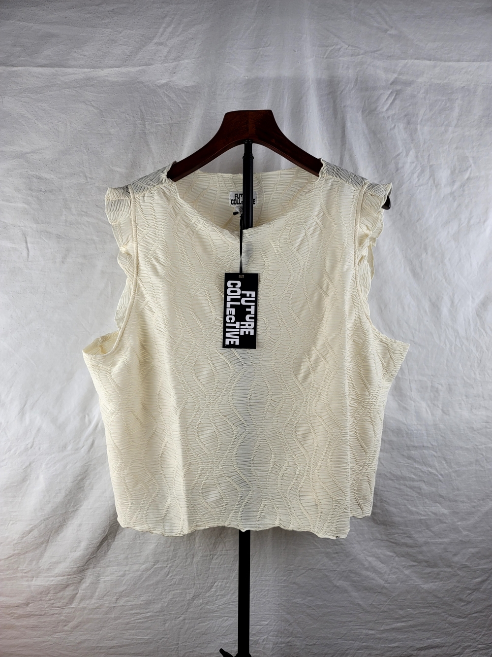 NWT Future Collective Cream Textured Sleeveless Crop Top Ruffle Plus Size 2X